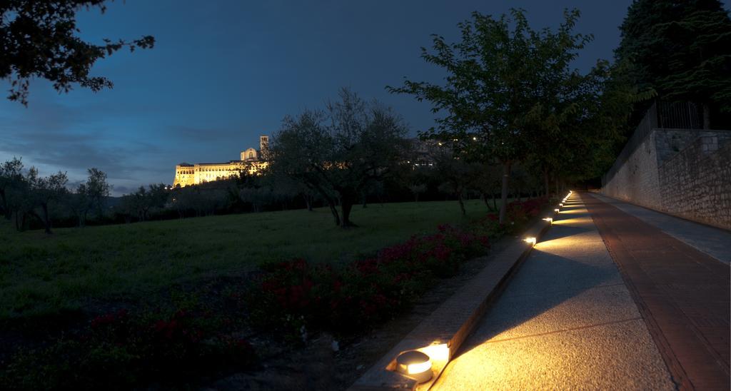 מלון Assisi Garden מראה חיצוני תמונה